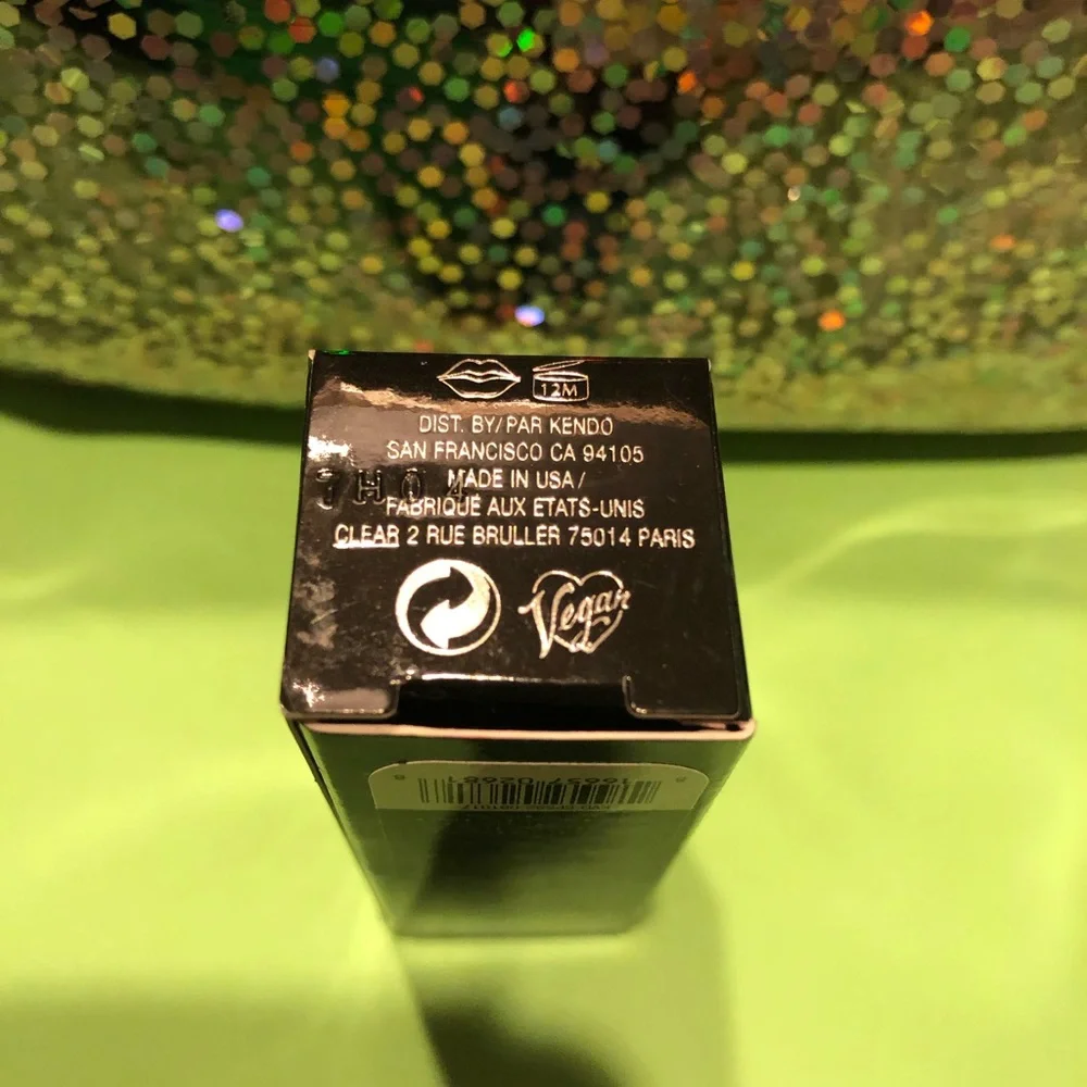 BNIB! Kat Von D Studded Kiss Creme Lipstick in MOTÖRHEAD 💄💋
Discontinued! HTF! - Picture 5 of 5